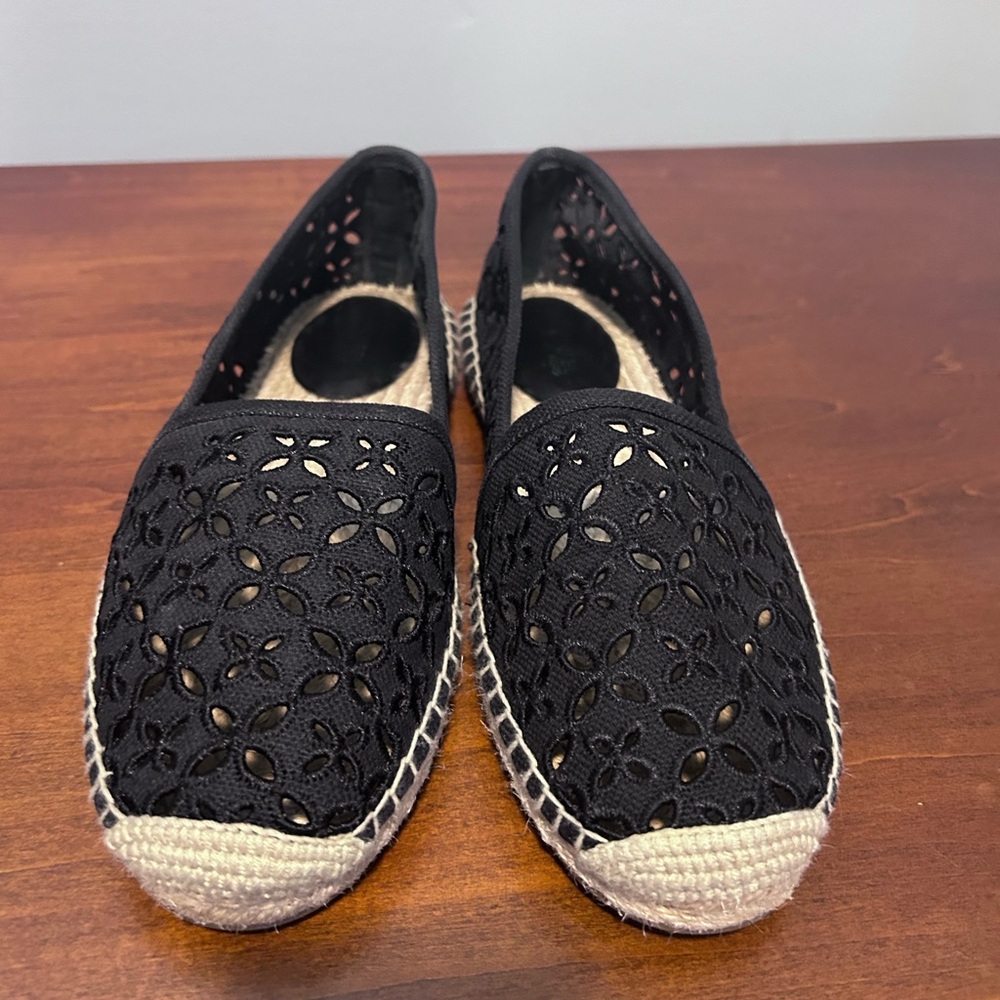 Elegant Black Lace Espadrilles - Picture 1 of 13